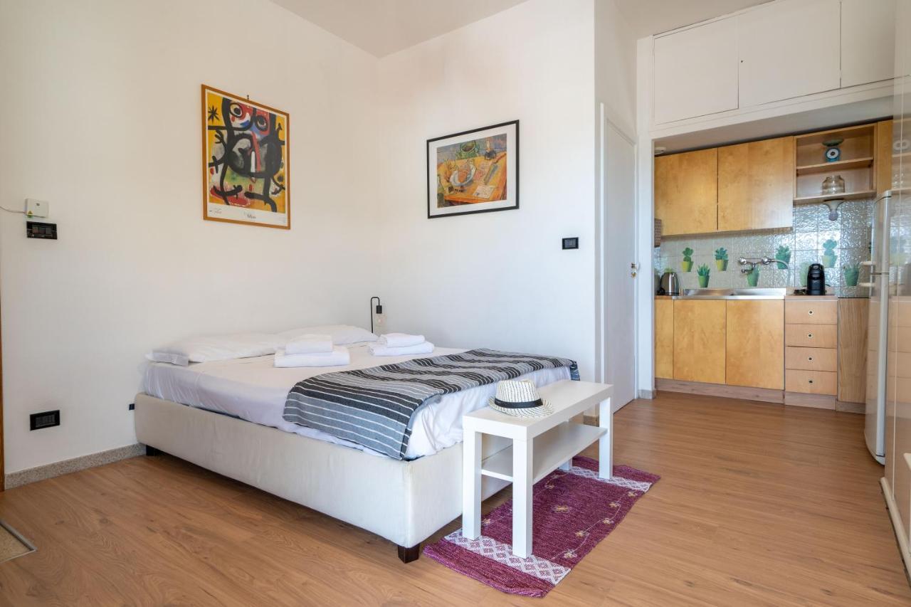 Bright Studio With Terrace & Parking Bari Extérieur photo