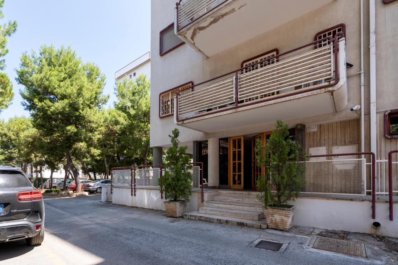 Bright Studio With Terrace & Parking Bari Extérieur photo